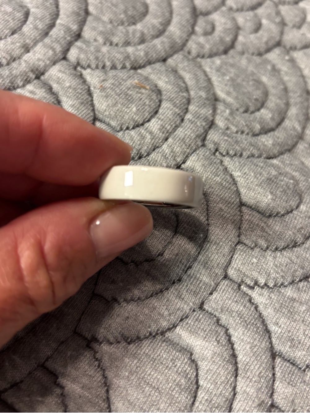 Oura Smart Ring in Cloud Ceramic- size 10 - Picture 2 of 7